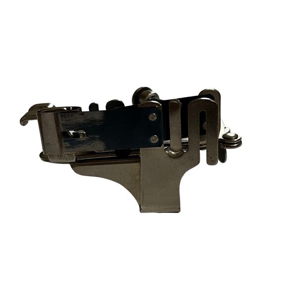 Vintage GREIST Binder Ruffler ? Foot Sewing Machine Attachment - Picture 4 of 5